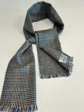 Avoca Handweavers Irish 100% Pure New Wool Houndstooth Scarf 60” x 9.5”